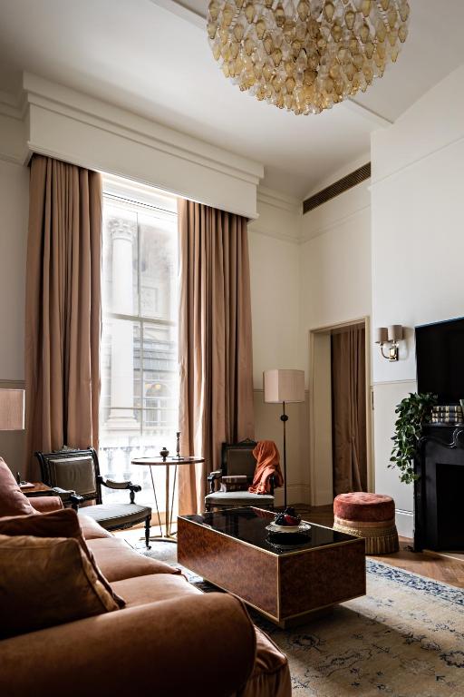 Royal Opera Suite - Image 3