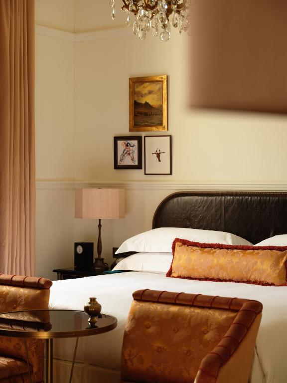 Royal Opera Suite - Image 5