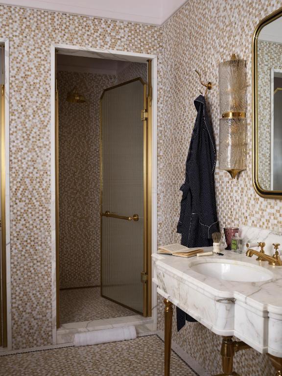 Royal Opera Suite - Image 7