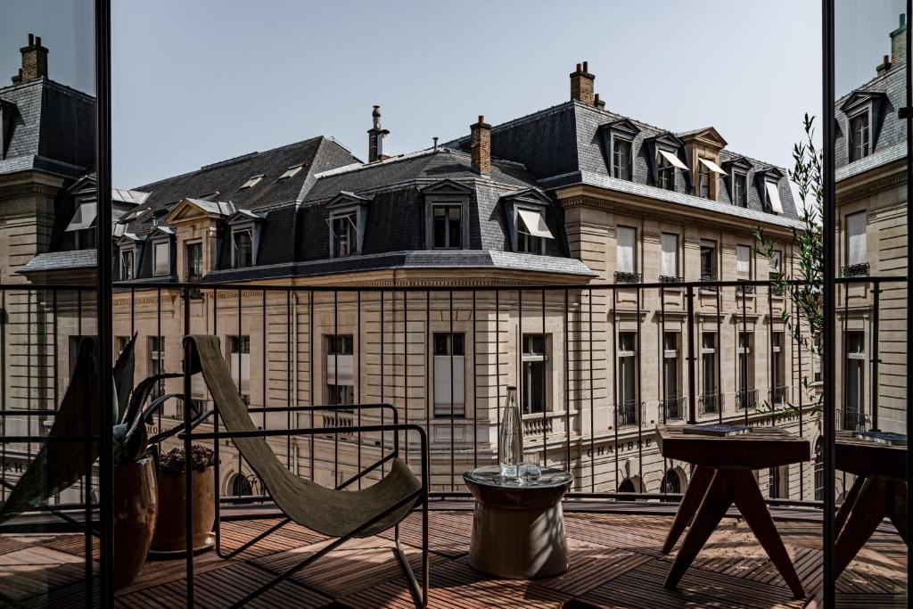 Corner Junior Suite - Image 6