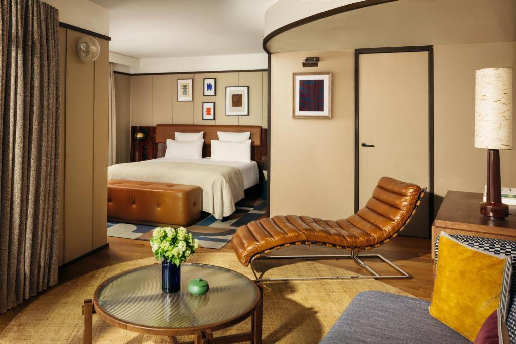 Corner Junior Suite - Image 7