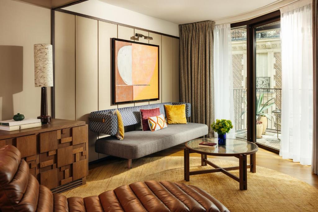 Corner Junior Suite - Image 8