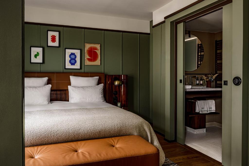 Suite with Terrace - Image 3