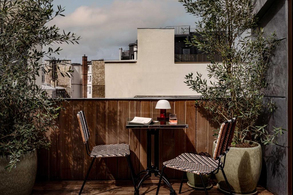 Suite with Terrace - Image 4