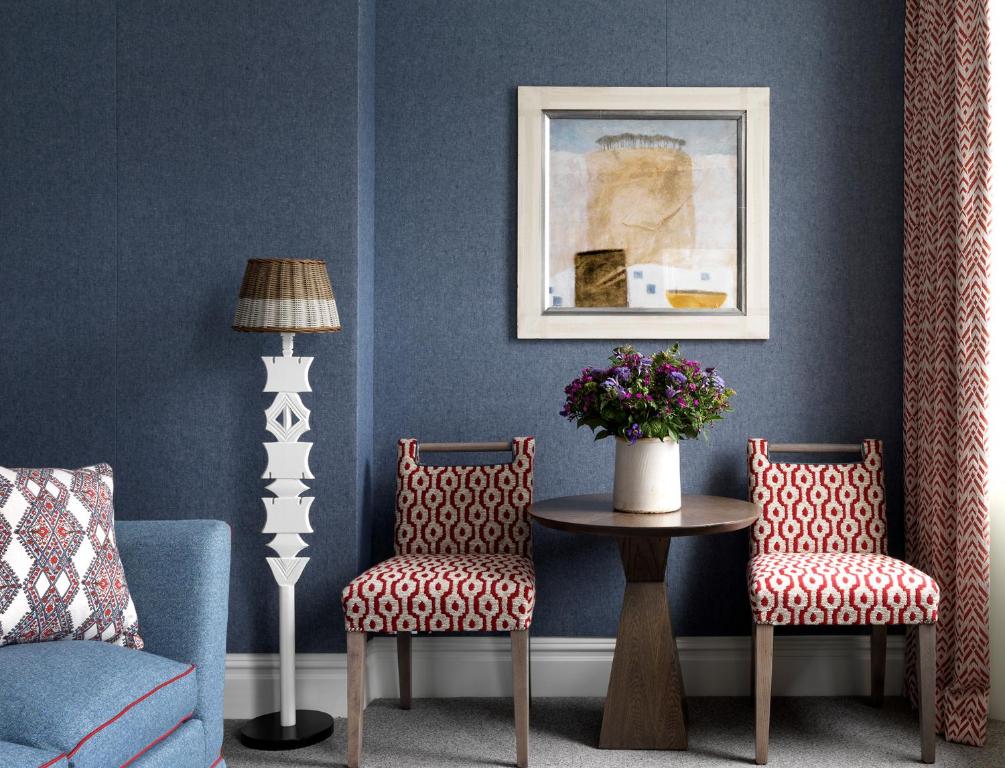 Deluxe King Room - Image 2