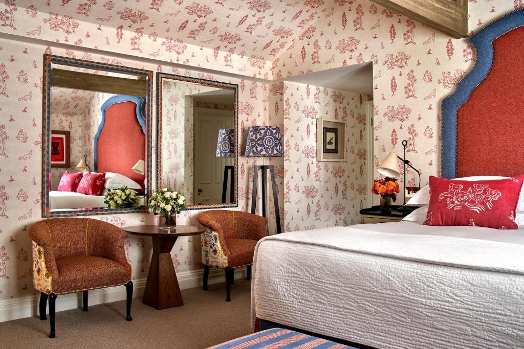Deluxe Room - Image 11