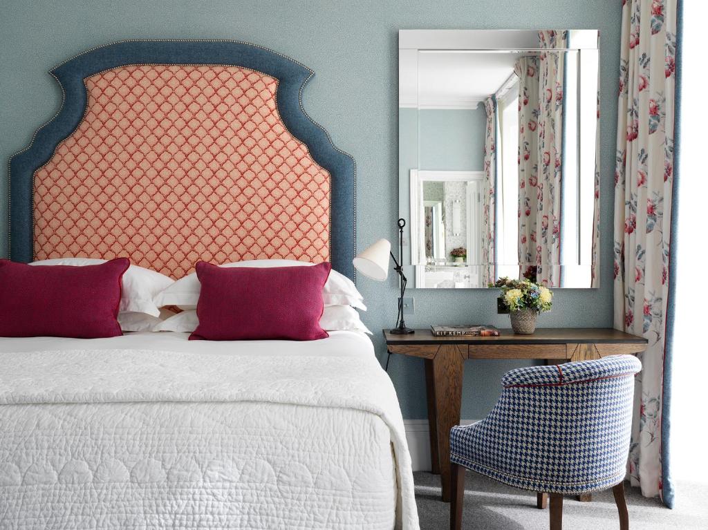 Deluxe Room - Image 2