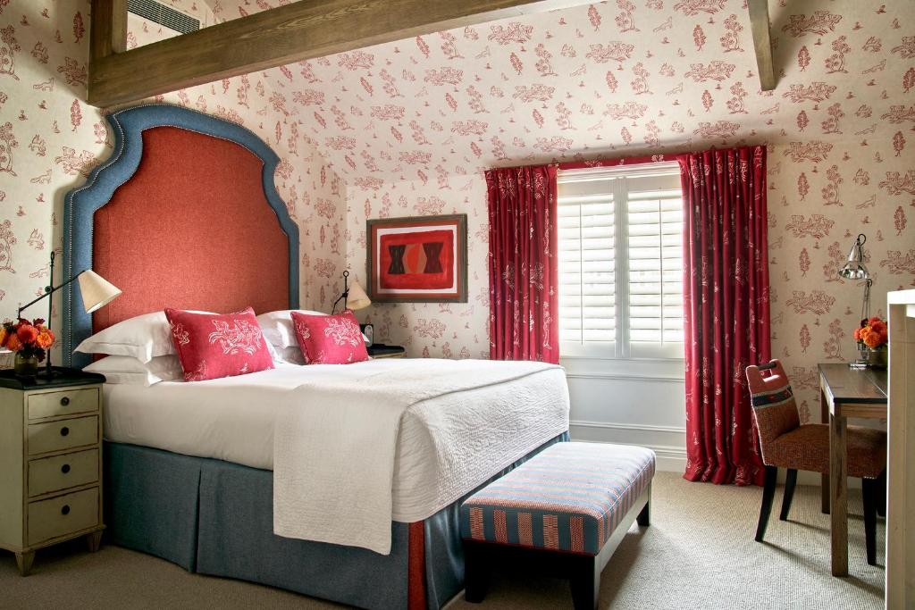 Deluxe Room - Image 9