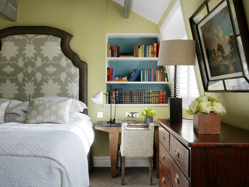Luxury Room - Image 7