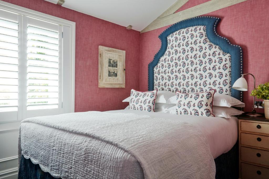 Queen Room - Image 1