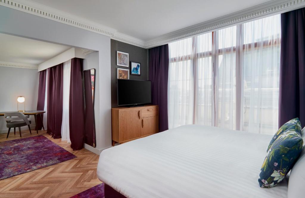 Junior Suite - Image 1