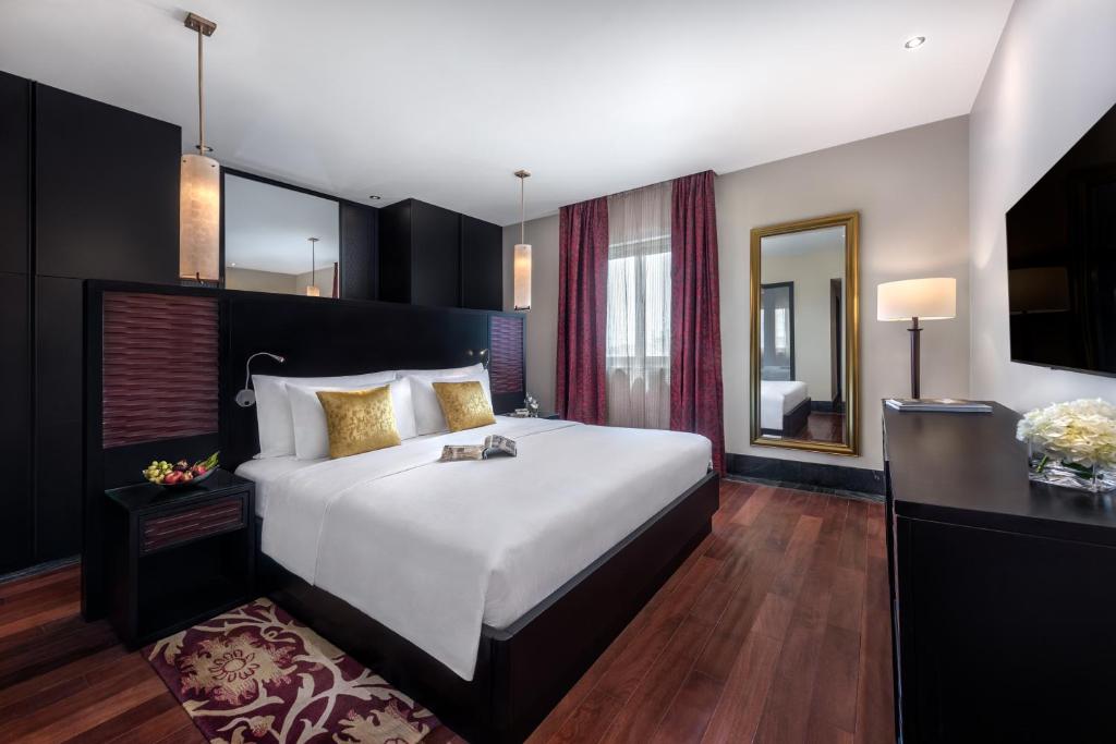 Battuta Suite - Image 2