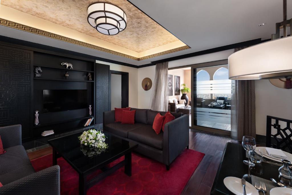 Battuta Suite - Image 3