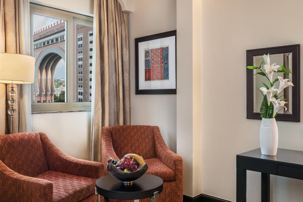 Deluxe Room - Image 3