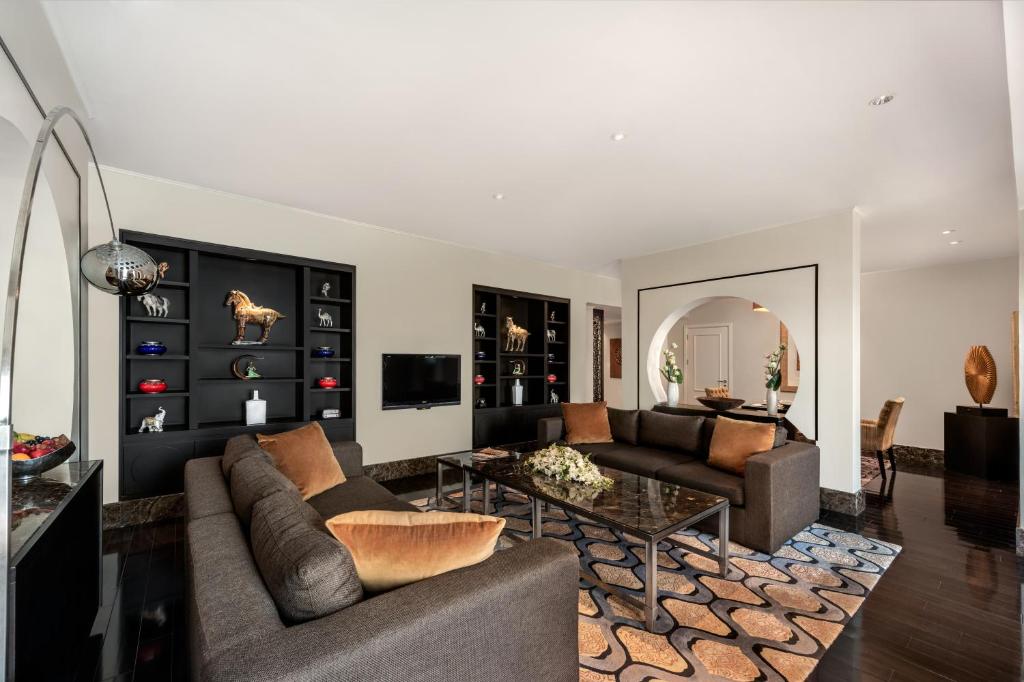 Two-Bedroom Royal Suite - Image 6