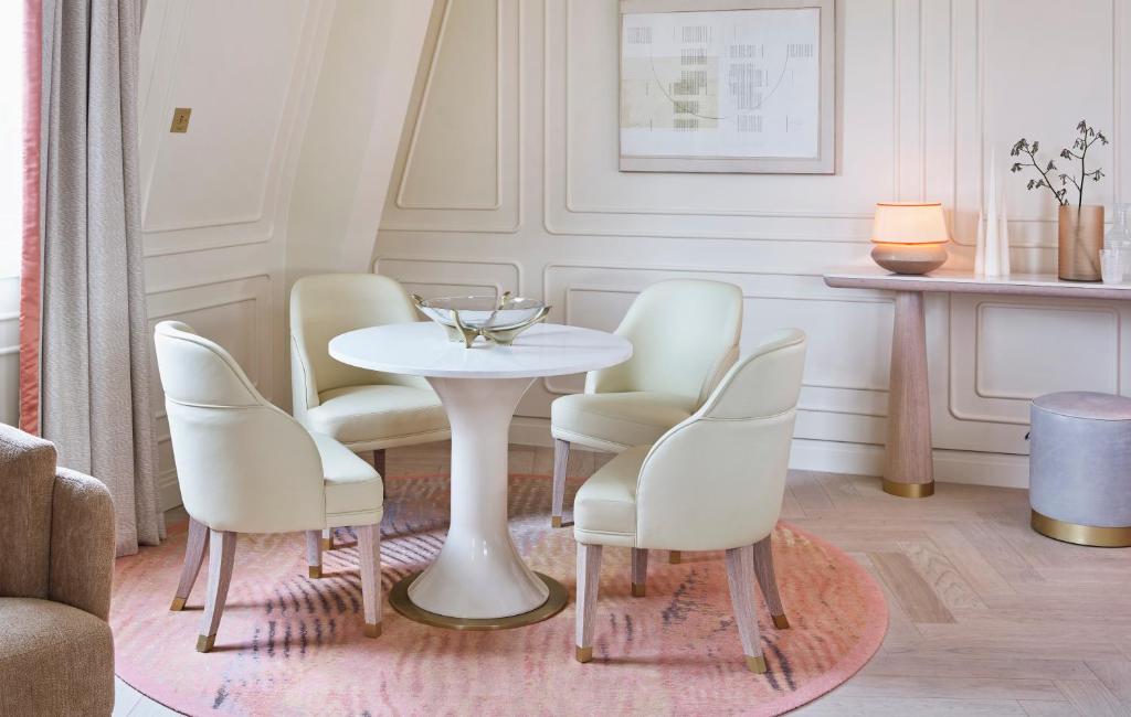 Executive Suite - Image 2