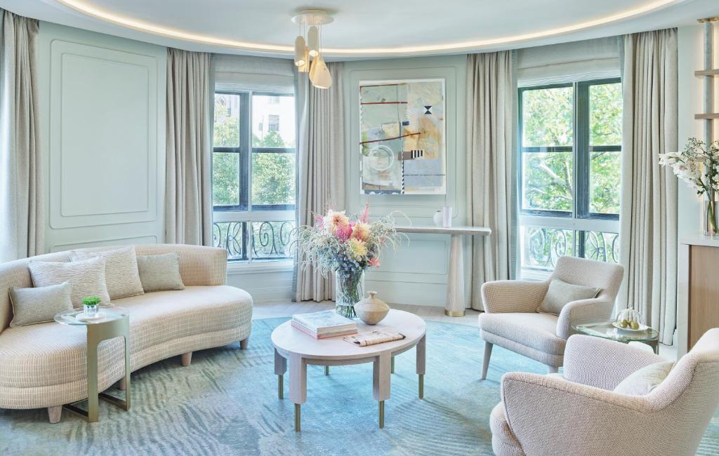 Executive Suite - Image 9