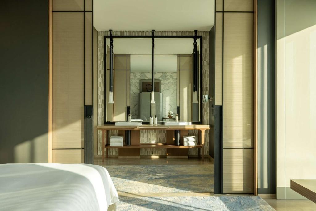 Grand Za'abeel King Burj Khalifa View - Image 7