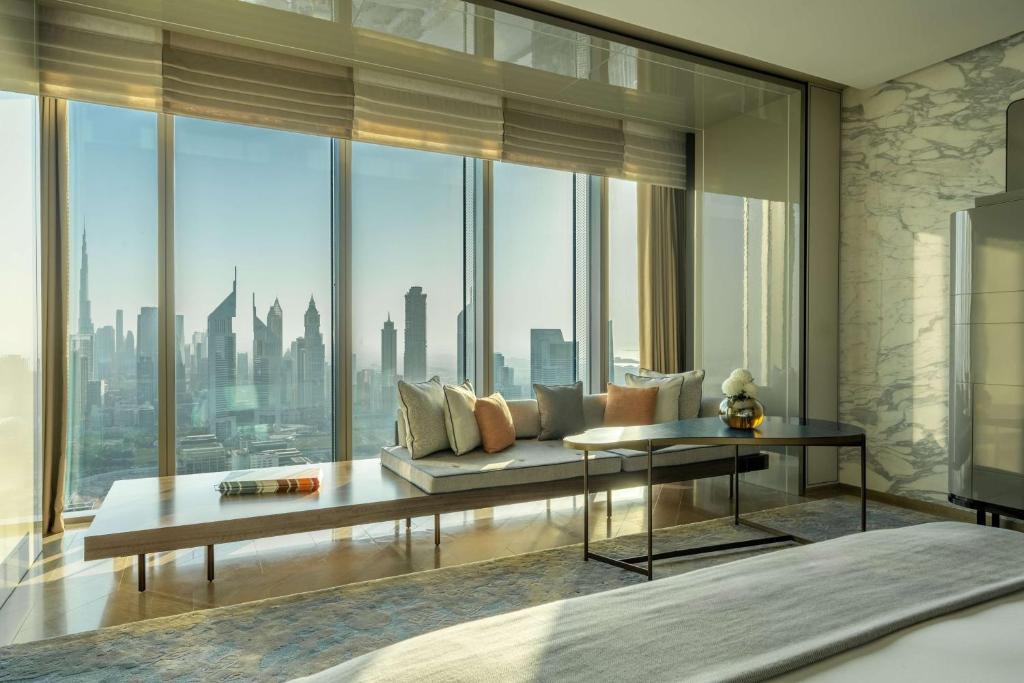Grand Za'abeel King Burj Khalifa View - Image 8