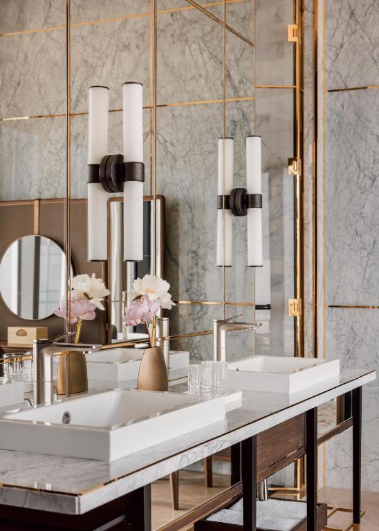 Royal Suite - Image 3