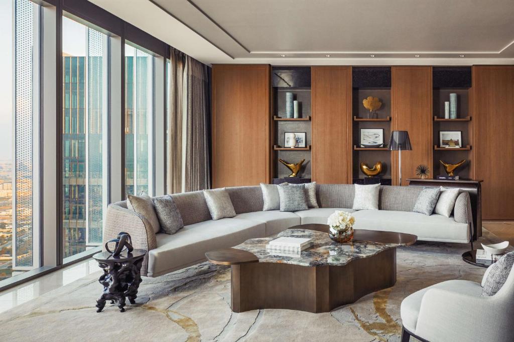 Royal Suite - Image 7