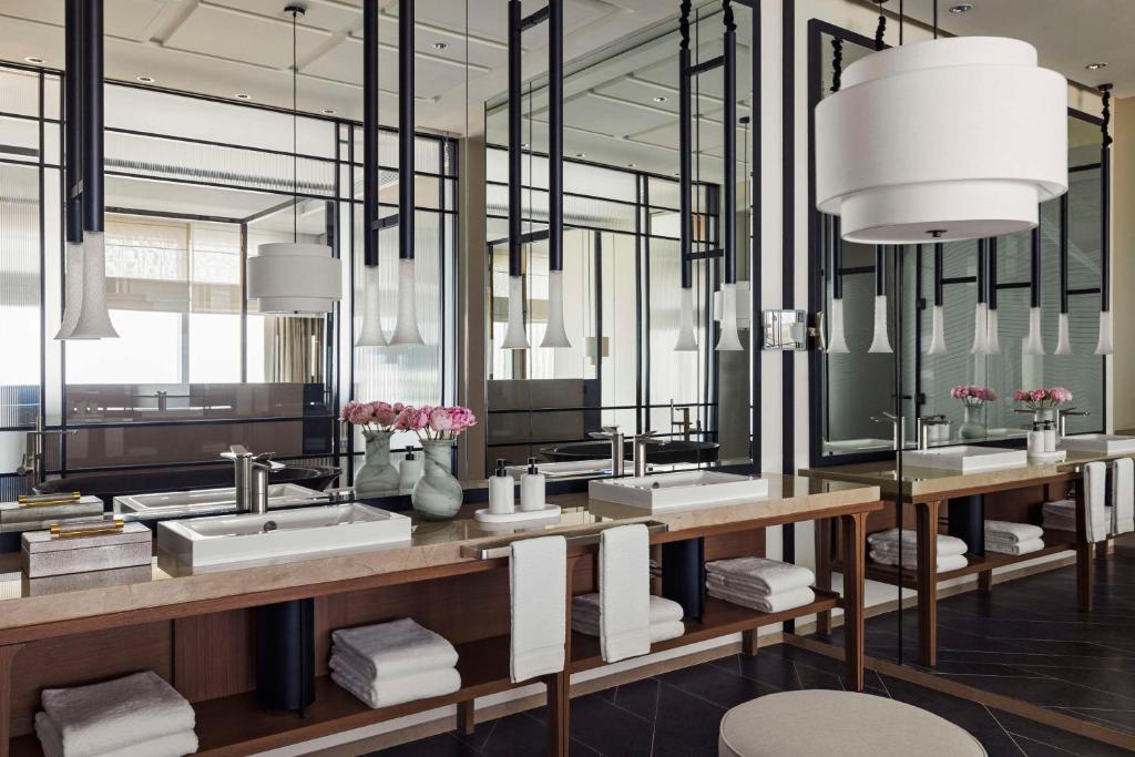 Skyline Suite - Image 5
