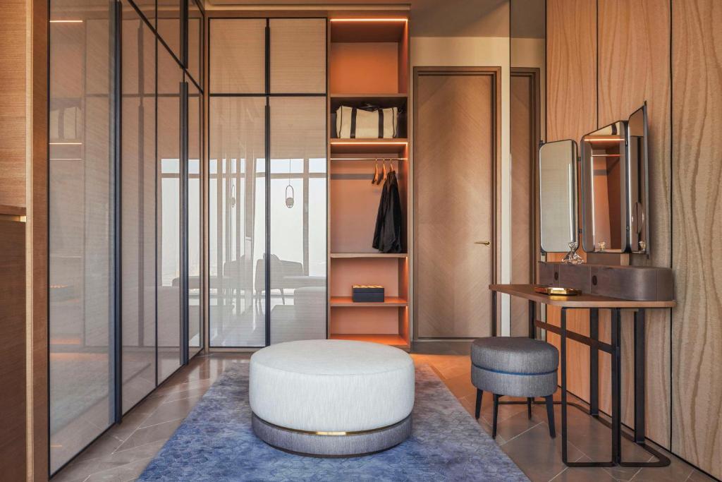 Skyline Suite - Image 8