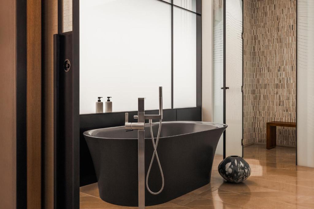 Urban Suite - Image 1