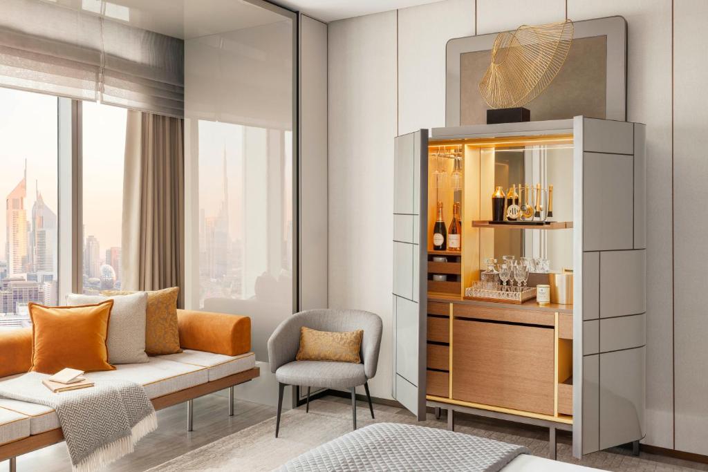 Za'abeel Room King Burj Khalifa View - Image 4