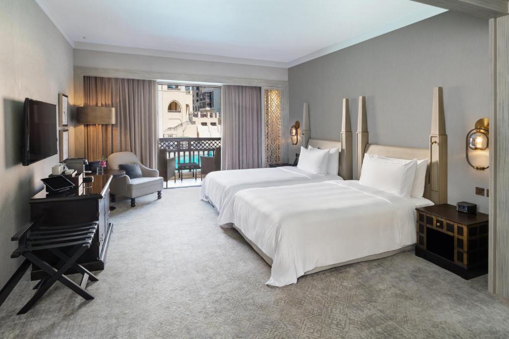 Deluxe Lake View Room - Image 4