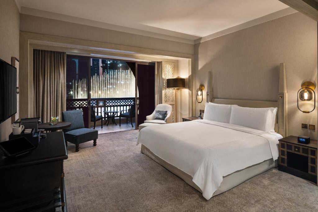 Palace Suite Downtown View - Image 2