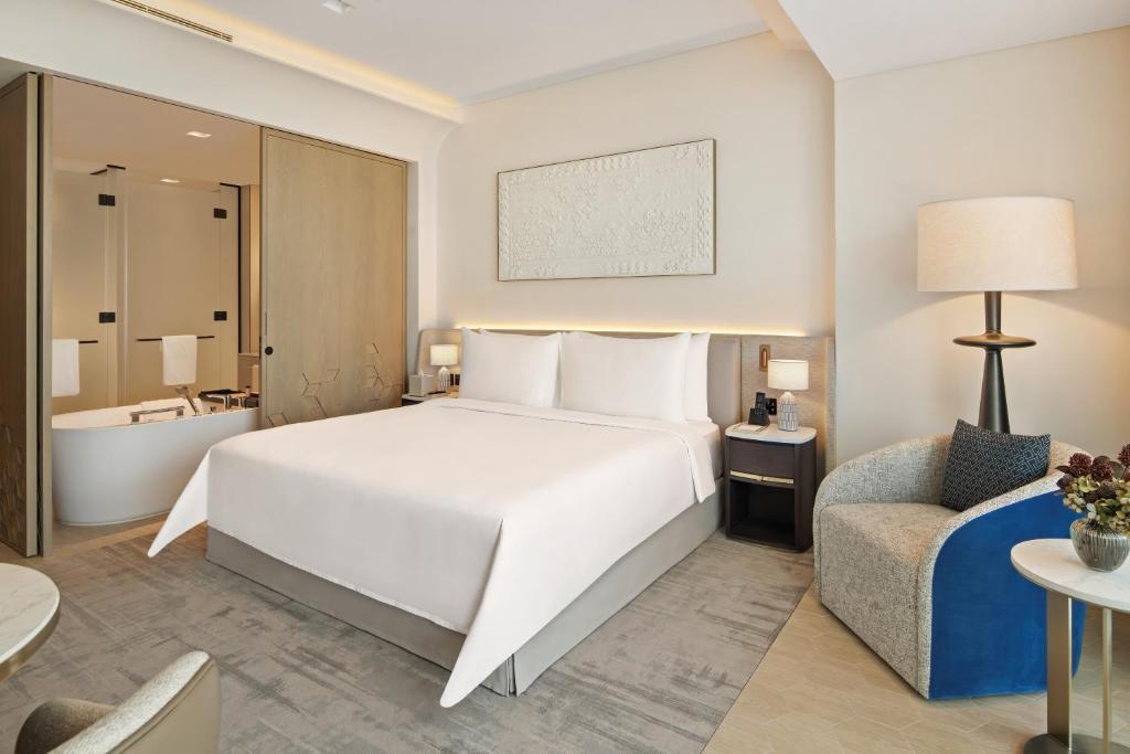 Deluxe Canal View Room King - Image 1