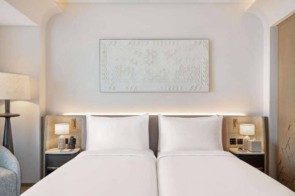 Deluxe Room Twin