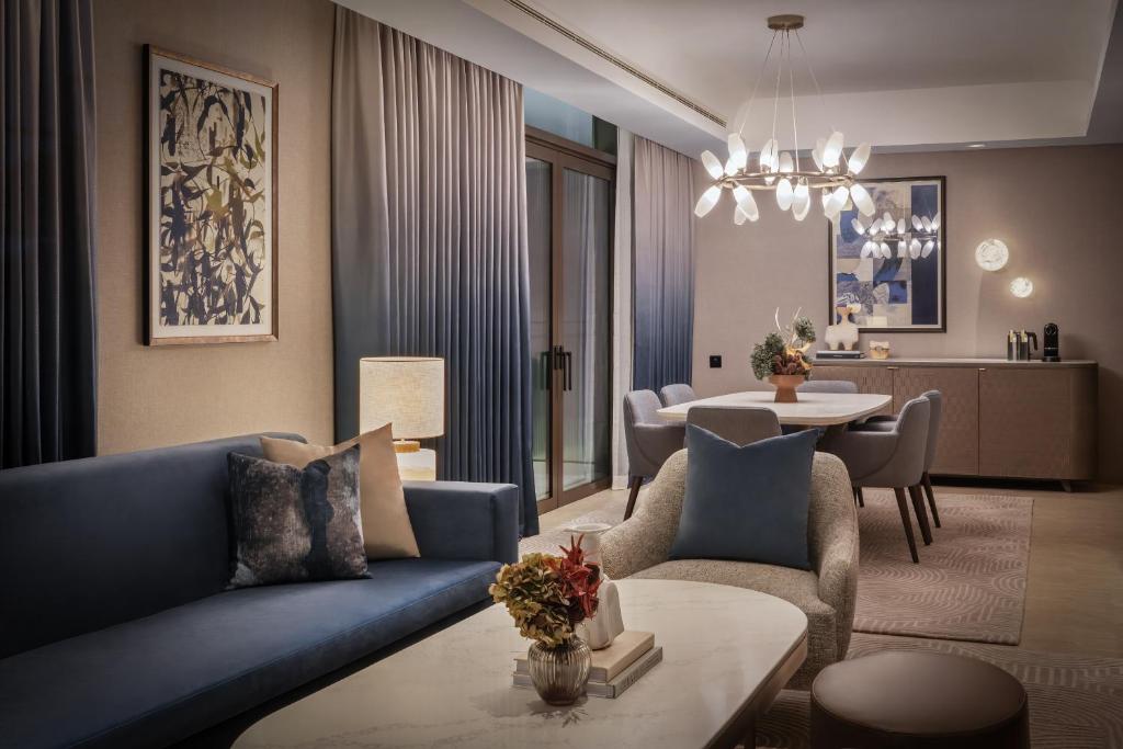 Executive Suite - Image 1
