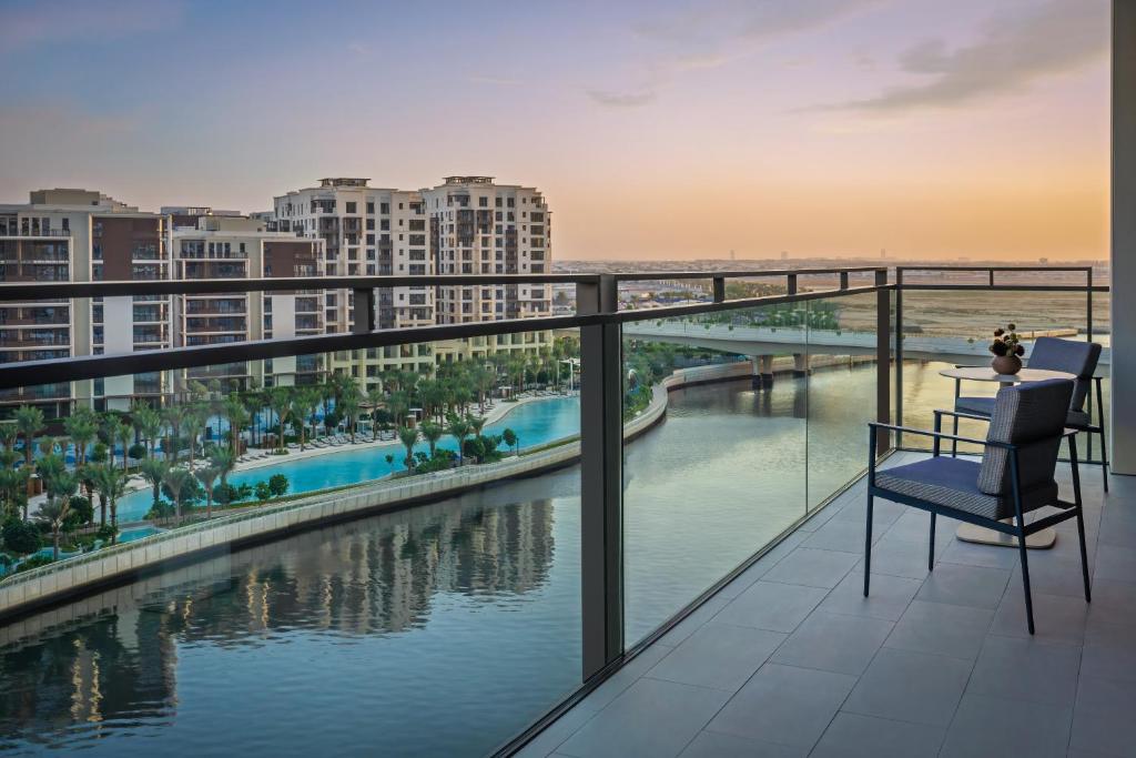 Executive Suite - Image 4