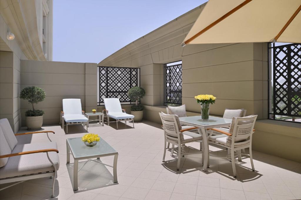 Grand Suite Terrace City View - Image 7