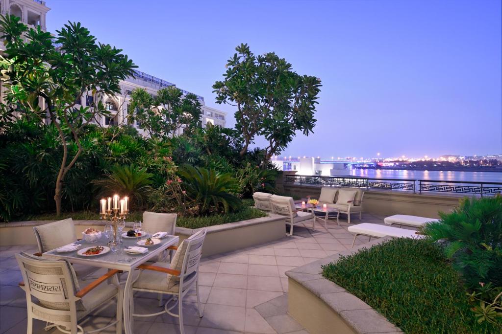 Grand Suite Terrace Creek View - Image 13