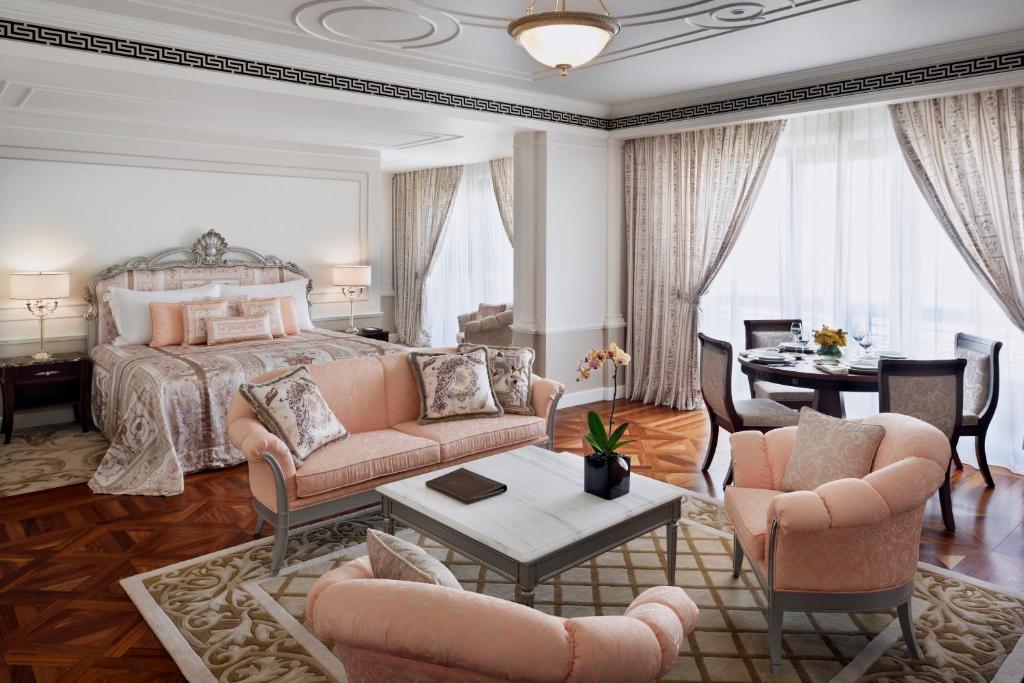 Junior Suite with City View - Image 1