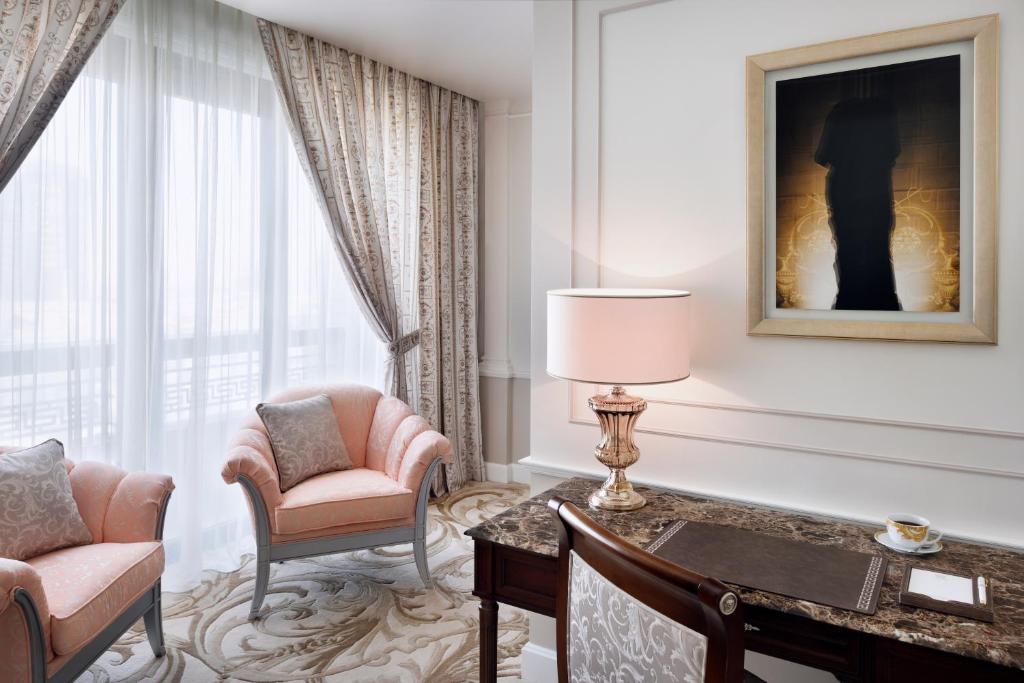 Junior Suite with City View - Image 2