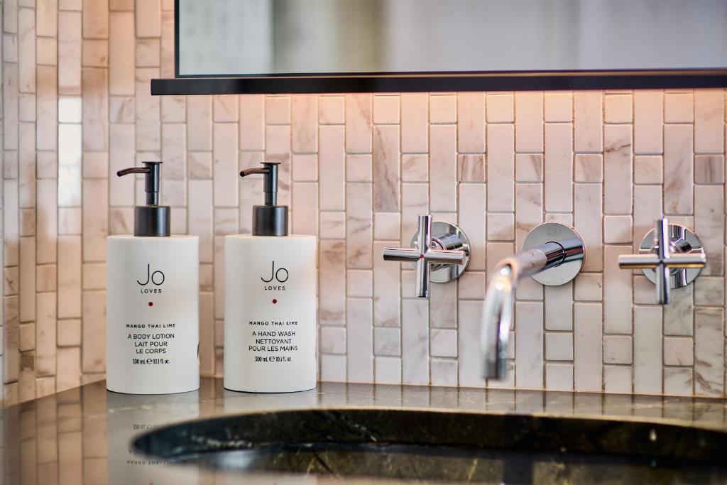 Deluxe City View - Image 7