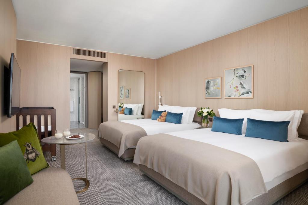 Double Room with Two Double Beds - Image 1