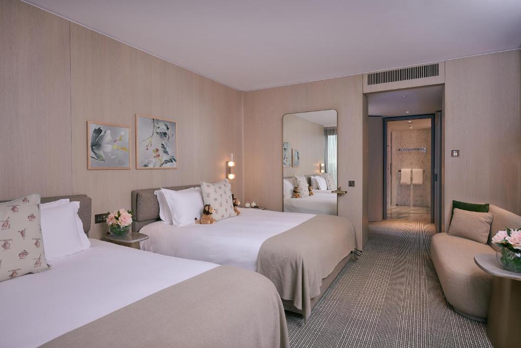 Double Room with Two Double Beds - Image 5