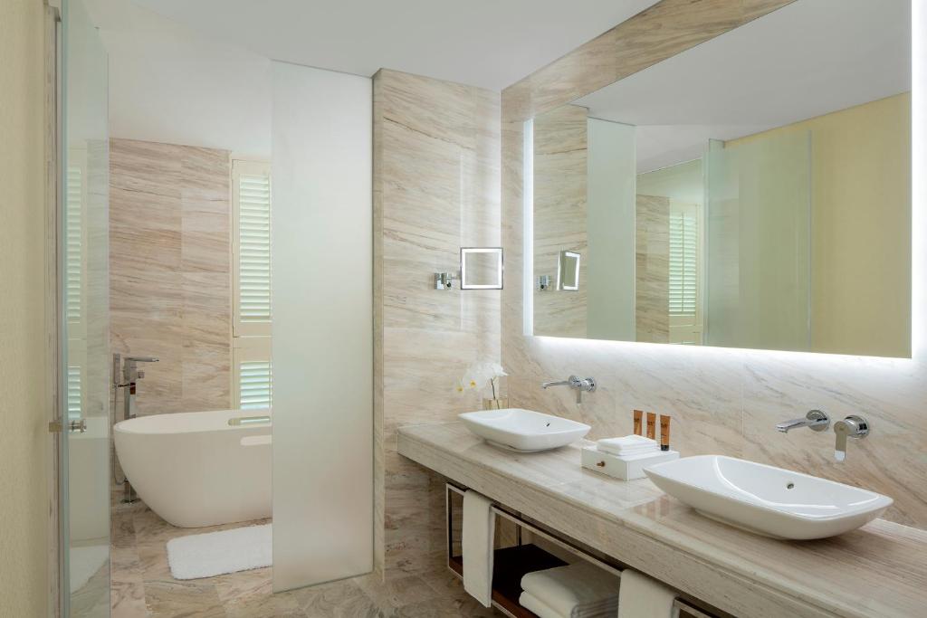 Paramount Suite - Image 1
