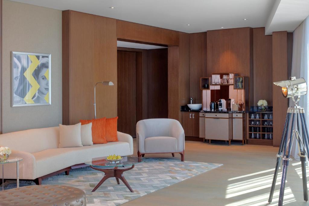 Paramount Suite - Image 4