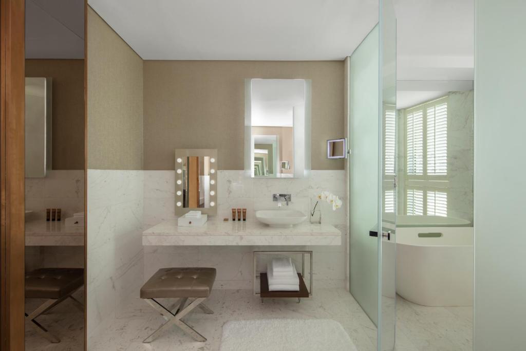 Premiere Suite - Image 1