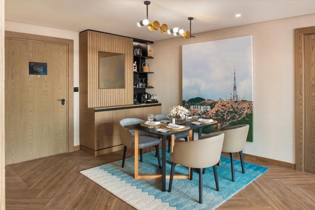 Paramount Suite - Image 3