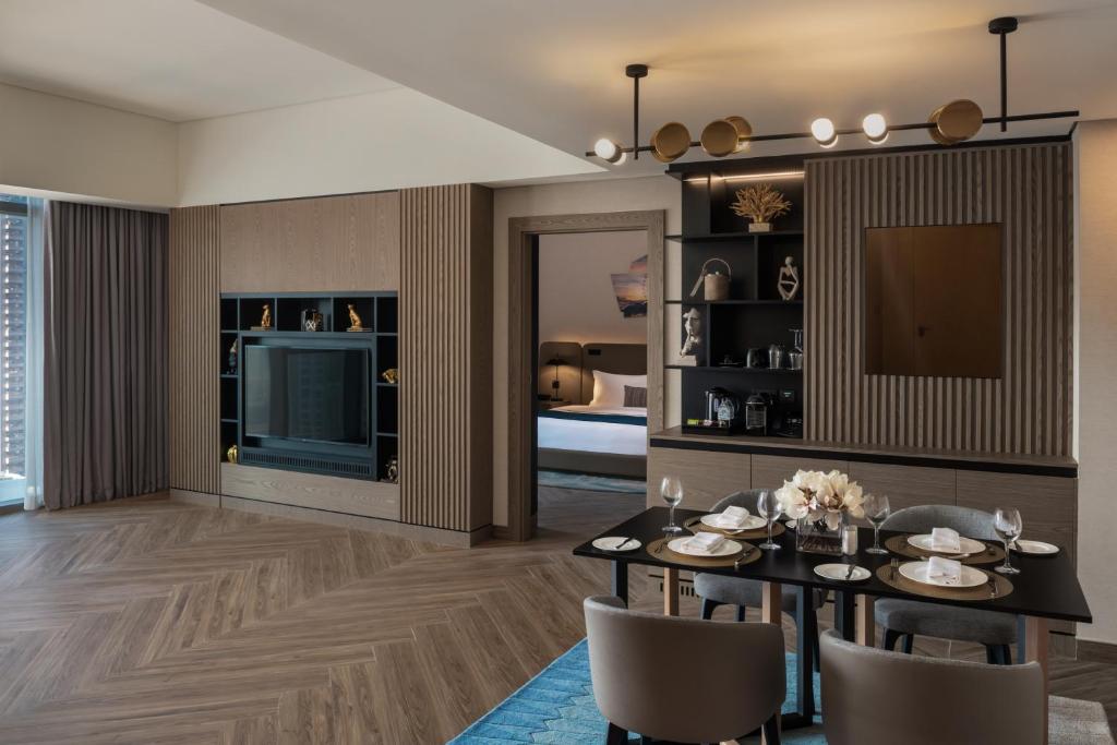 Premiere Suite - Image 1