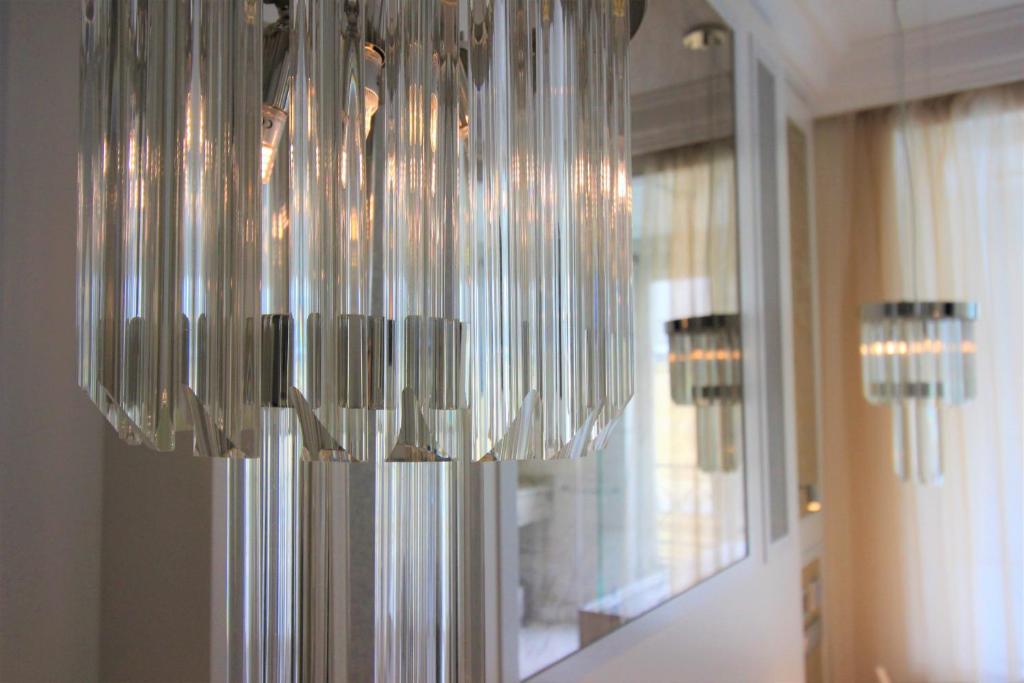 Classic Room - Elegant with Jacuzzi - Image 4