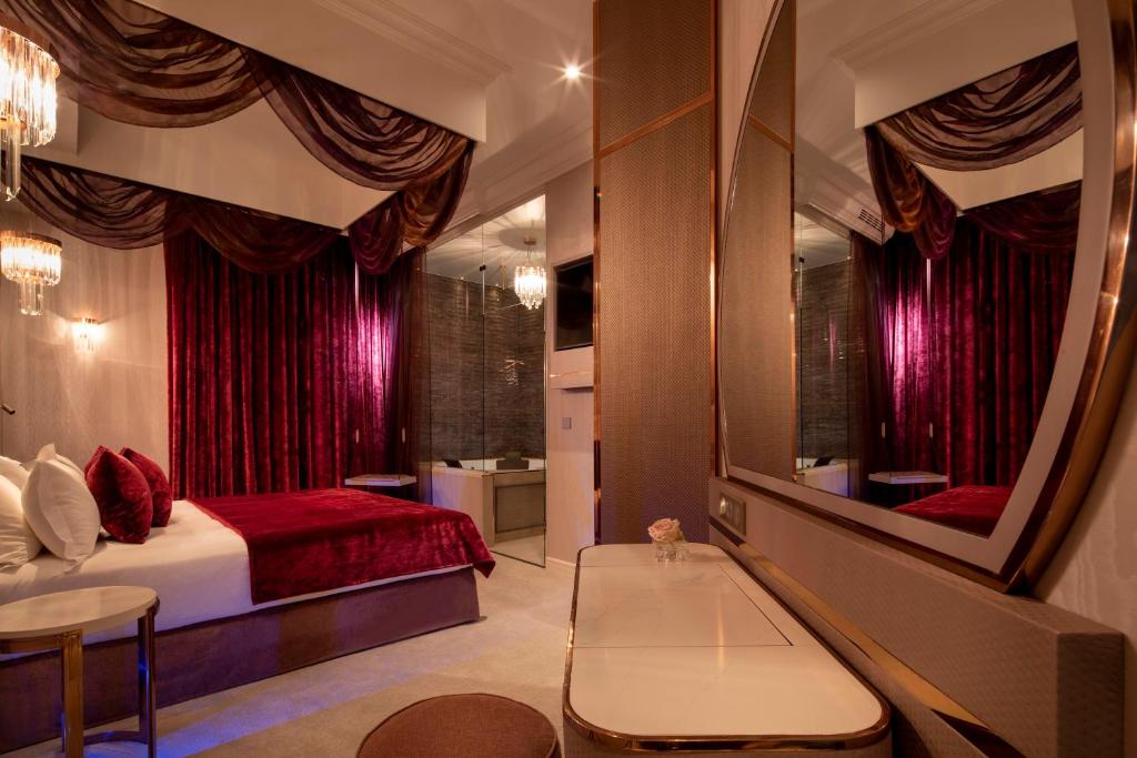 Deluxe Room - Precious with Jacuzzi - Image 3
