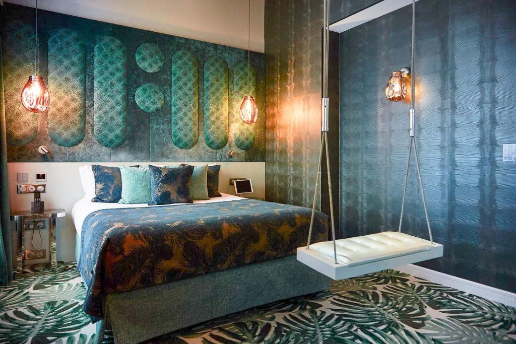 Superior Room - Boudoir with Jacuzzi - Image 5